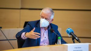 OB Fritz Kuhn spricht am Freitag im Stuttgarter Rathaus über das aktuelle Vorgehen der Stadt, um der Pandemie Herr zu werden. (Archivbild) Foto: Lichtgut/Leif Piechowski