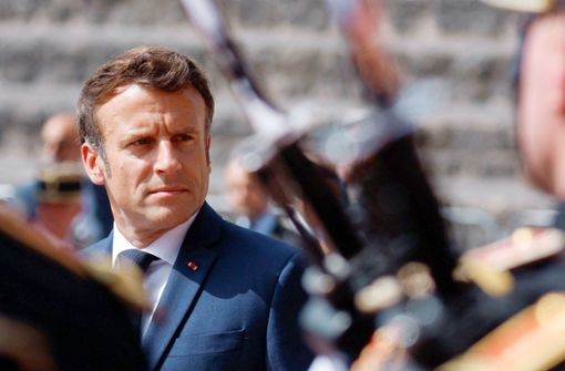 Frankreichs Präsident Emmanuel Macron muss künftig ohne absolute Mehrheit im Parlament regieren. Foto: AFP/Gonzalo Fuentes