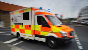Drei Schwerverletzte bei Autounfall nahe Karlsruhe