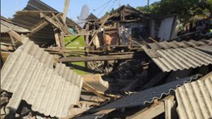 Auf Lombok liegen Häuser in Trümmern, viele Menschen kommen ums Leben. Foto: AP