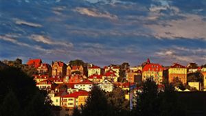 Wohnen in Stuttgart – nicht jeder findet eine Wohnung auf der Sonnenseite. Foto: dpa