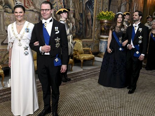 Kronprinzessin Victoria von Schweden mit Prinz Daniel, dahinter Prinz Carl Philip von Schweden mit Prinzessin Sofia. Foto: HEIKKI SAUKKOMAA/LEHTIKUVA/ddp/Sipa USA