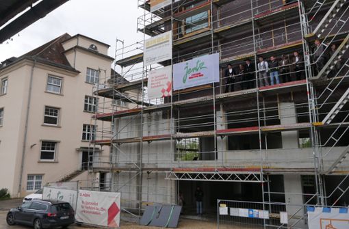 Richtfest im Wendlinger Otto-Quartier: Der Bau eines Büro- und Parkhauses geht voran. Foto: Kerstin Dannath