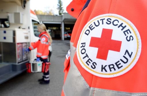 Nach einem Schwächeanfall am Steuer muss am Mittwoch ein 59-jähriger Busfahrer in Kirchheim/Teck medizinisch versorgt werden. Foto: dpa/Symbolbild