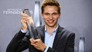 Preisgekrönter Komiker: Fabian Köster nimmt 2018 den Deutschen Fernsehpreis in der Kategorie „Bester Nachwuchs“ entgegen. Foto: dpa//enning Kaiser