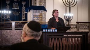 Die Gedenkveranstaltung wurde aus der fast leeren Synagoge gestreamt. Foto: Lichtgut/Achim Zweygarth