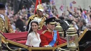 Im Landauer durch Londons Straßen: Am 29. April heirateten Kate Middleton und Prinz William. Foto: dpa/Andy Rain