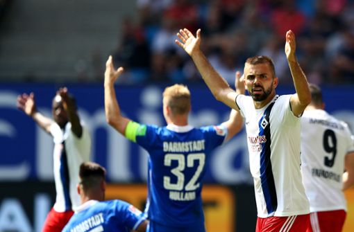 Lukas Hinterseer (rechts) vom Hamburger SV regt sich auf Foto: Getty Images