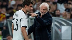 Rudi Völler gibt der Mannschaft um Thomas Müller die Richtung vor. Foto: imago//emmler
