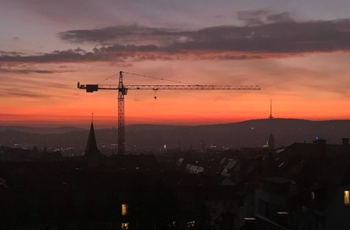So schön leuchtete der Himmel über Stuttgart. Foto: Lukas Jenkner/StZN