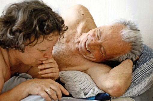 Sexuelles Verlangen verschwindet im Alter nicht – wie hier in einer Szene aus dem Film „Wolke 9“. Foto: 2008 - Rommel Film / Foto: Andreas Dresen