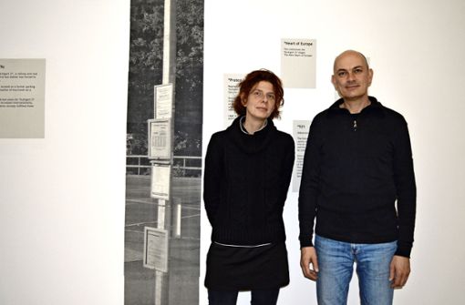 Sylvia Winkler und Stefan Köperl vor  ihren Arbeiten im Kunstmuseum Foto: Armin Friedl