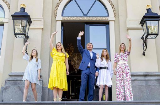 Zum traditionellen Königstag konnten Willem-Alexander und seine Familie die Niederländer nur aus der Ferne grüßen. Foto: AFP/PATRICK VAN KATWIJK