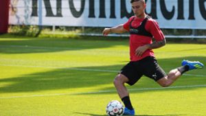 Voller Muskeln und voller Eifer: Neuzugang Pablo Maffeo gibt im VfB-Training mächtig Gas. Foto: Baumann