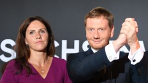 Michael Kretschmer und seine Lebensgefährtin Annett Hofmann bei der CDU-Wahlparty der Landtagswahl in Sachsen. Foto: dpa