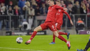 Torjäger Robert Lewandowski schlägt für die Bayern zu. Foto: AFP/GUENTER SCHIFFMANN