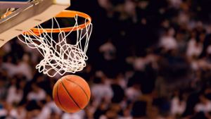 So lange dauert ein Basketballspiel. Foto: Brocreative / shutterstock.com