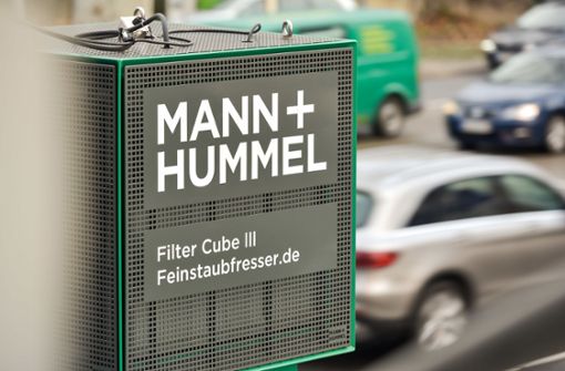 Filtertechnik von Mann+Hummel ist auch  wie hier in Stuttgart im Einsatz, wo sie in Stelen verbaut, die Feinstaubbelastung verringern soll. Foto: Lichtgut/Max Kovalenko