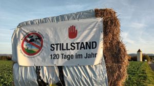 Rund um den Waldhof zeigt sich der Protest gegen den neuen Flugplatz. Foto: Christoph/Link