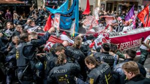 Am 1. Mai kam es in Stuttgart zu einer Auseinandersetzung zwischen Demonstrierenden und der Polizei. Foto: dpa/Christoph Schmidt