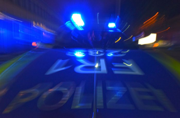 Stuttgart-Hedelfingen: Mann versucht Mädchen in sein Auto zu ziehen –  Polizei sucht Zeugen