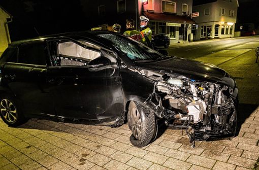 In der Nacht zu Dienstag kommt es in Stuttgart- Plieningen zu einen Unfall. Foto: 7aktuell.de/Alexander Hald