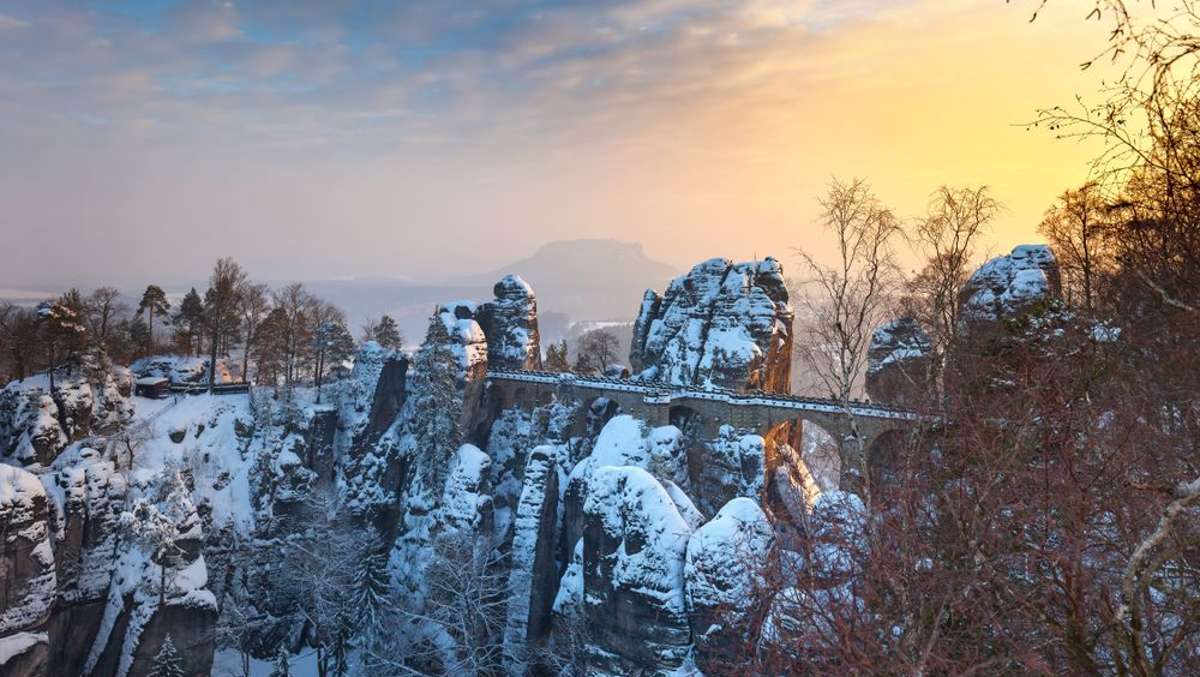 Die Sächsische Schweiz bietet in den Wintermonaten märchenhafte Schneekulissen.