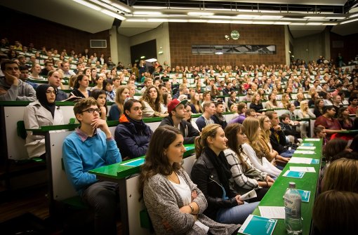 Studierende in Hohenheim: Sie und ihre Kommilitonen sollen künftig  punktgenauer unterstützt werden. Foto: Lichtgut/Achim Zweygarth