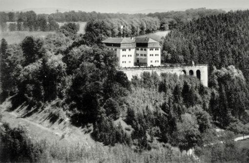 Schloss Grafeneck – abgelegen, schwer zugänglich – und damit der perfekte Tatort. Foto: Bildarchiv Gedenkstätte Grafeneck