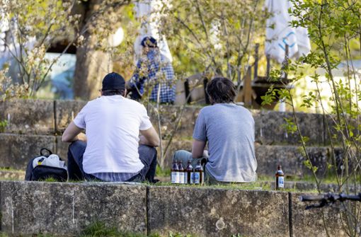 In Stuttgart wird ein Alkoholverbot an öffentlichen Plätzen diskutiert. Foto: imago images/Arnulf Hettrich