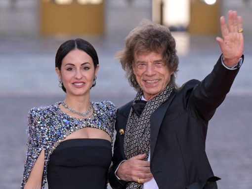 Mick Jagger und Freundin Melanie Hamrick besuchten am Abend den Empfang für König Charles III. in Paris. Foto: imago images/Abd Rabbo Ammar/ABACAPRESS