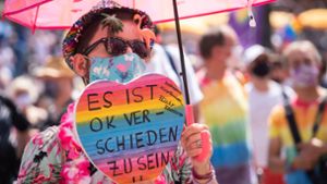 Der Regenbogen als Symbol für eine offene Stadtgesellschaft. Foto: dpa/Frank Rumpenhorst