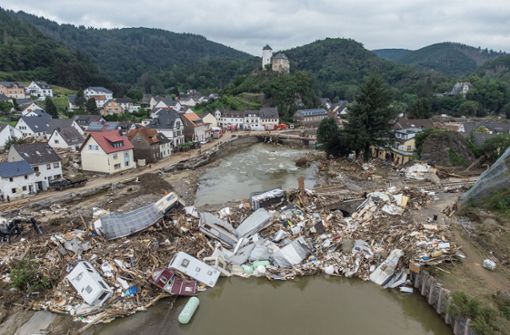 Katastrophen wie das Hochwasser im Ahrtal häufen sich. Die Stadt Stuttgart will, dass die Menschen sich krisenfester machen. Foto: dpa/Boris Roessler