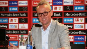 Der neue Vorstandschef Alexander Wehrle führt aus, wie er den VfB Stuttgart aufstellen will. Foto: Baumann/Alexander Keppler