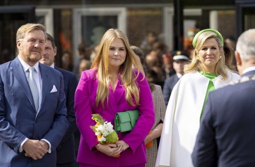 Von links: König Willem-Alexander, Prinzessin Amalia und Königin Maxima während der Feierlichkeiten. Foto: dpa/Robin Van Lonkhuijsen