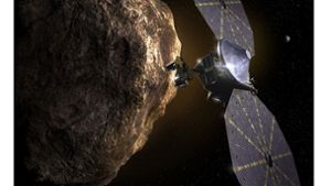 Die US-Raumsonde „Lucy“ soll sechs Asteroiden der Jupiter-Trojaner erforschen. Die Sonde wurde am 16. Oktober 2021 gestartet. Am 1. November 2023 flog sie an ihrem ersten Ziel, dem Asteroiden „Dinkinesh“ vorbei. Foto: nasa.gov/feature/goddard2018