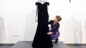 Der Wert des Kleides  von Diana wird auf bis zu 350.000 Pfund geschätzt. Foto: AFP/LEON NEAL