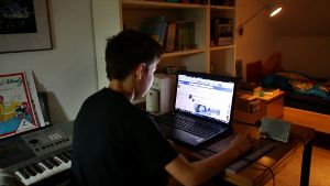 Jeder dritte Schüler in Süddeutschland wird im Internet das Opfer von Cybermobbing. Foto: dpa