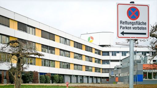 Das Leonberger Krankenhaus: Muss die Gynäkologie nach Böblingen? Foto: Simon Granville