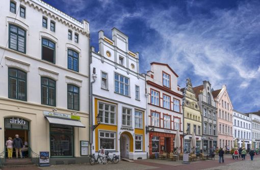 Schöne Fassaden wie hier in Wismar, aber wie sieht es dahinter aus? Foto: IMAGO/imagebroker/IMAGO/imageBROKER/Helmut Meyer zur Capellen