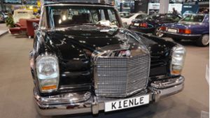 Bei den Retro Classics in Stuttgart hat   Kienle im Jahr 2020  den Mercedes 600er-Pullman ausgestellt, der einmal dem „Playboy“-Gründer Hugh Hefner gehört hatte. Foto: /Fotoagentur-Stuttgart/Andreas Rosar