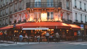 Die Straßencafés in Paris sind gut gefüllt, die Franzosen sind   in Konsumlaune. Das stützt die Wirtschaft im deutschen Nachbarland. Foto: Unsplash