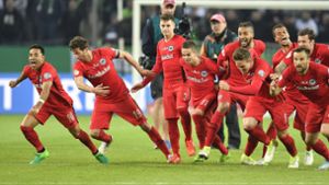 Grenzenloser Jubel: Eintracht Frankfurt zieht ins Pokalfinale ein. Foto: AP