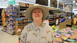 Zur „Stillen Stunde“ kann Autistin Grade Redditt entspannter im Supermarkt einkaufen als sonst. Foto: Melanie Maier
