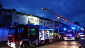 In Nürtingen ist die Feuerwehr am Dienstagmorgen wegen eines Brandes in einem Mehrfamilienhaus ausgerückt. Foto: SDMG/Kohls