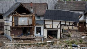 In Schuld sind mehrere Häuser eingestürzt. Foto: dpa/Harald Tittel
