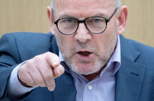 Zielscheibe der Oppositionskritik: Grünen-Verkehrsminister Winfried Hermann Foto: dpa