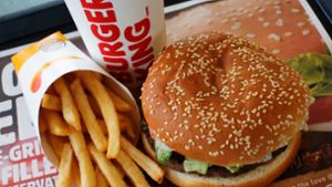 Eine gesunde Alternative zu Fast Food ist ein selbst belegtes Sandwich. Foto: AP