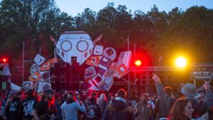 Zehntausende Techno-Fans fanden sich zu dem Festival ein. Foto: AFP/GUILLAUME SOUVANT