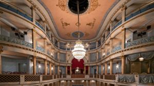 Im Schlosstheater gibt es eine im Original erhaltene Bühnenmaschinerie. Foto: Jürgen Bach